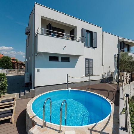 Malo Ferienvilla Privlaka, Pool, Boje, Wi-Fi, Wallbox Привлака Экстерьер фото