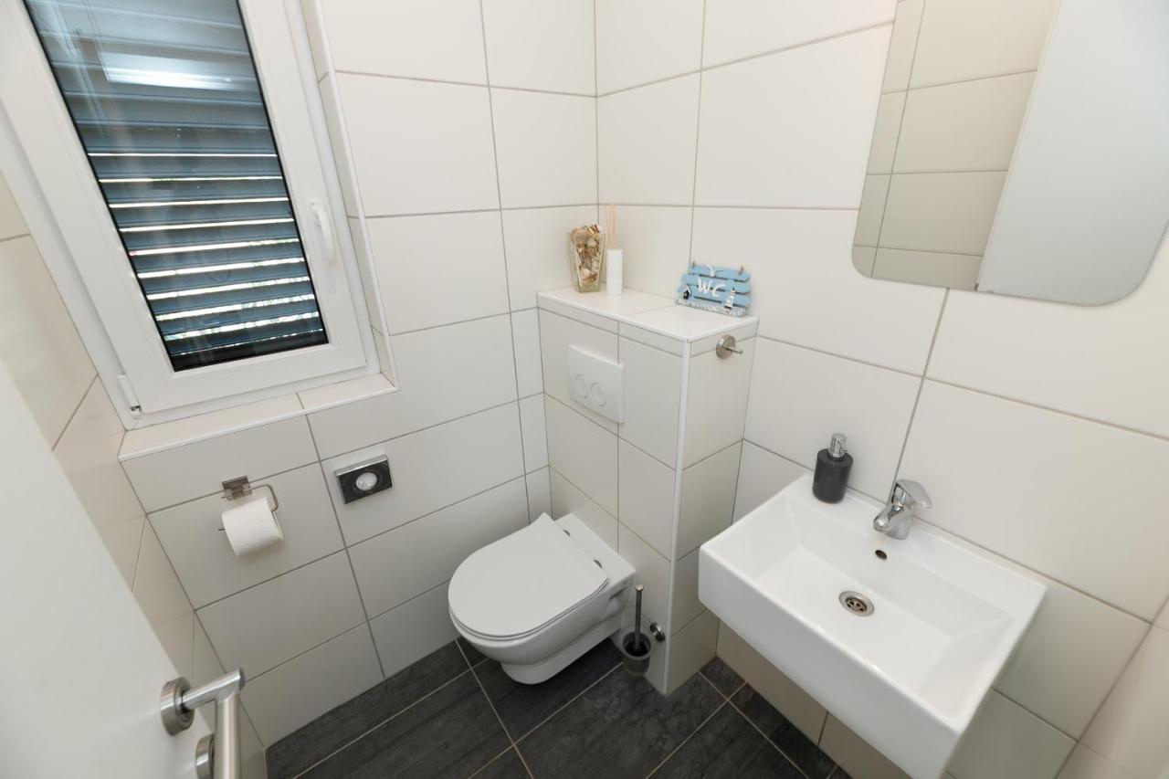 Malo Ferienvilla Privlaka, Pool, Boje, Wi-Fi, Wallbox Привлака Экстерьер фото