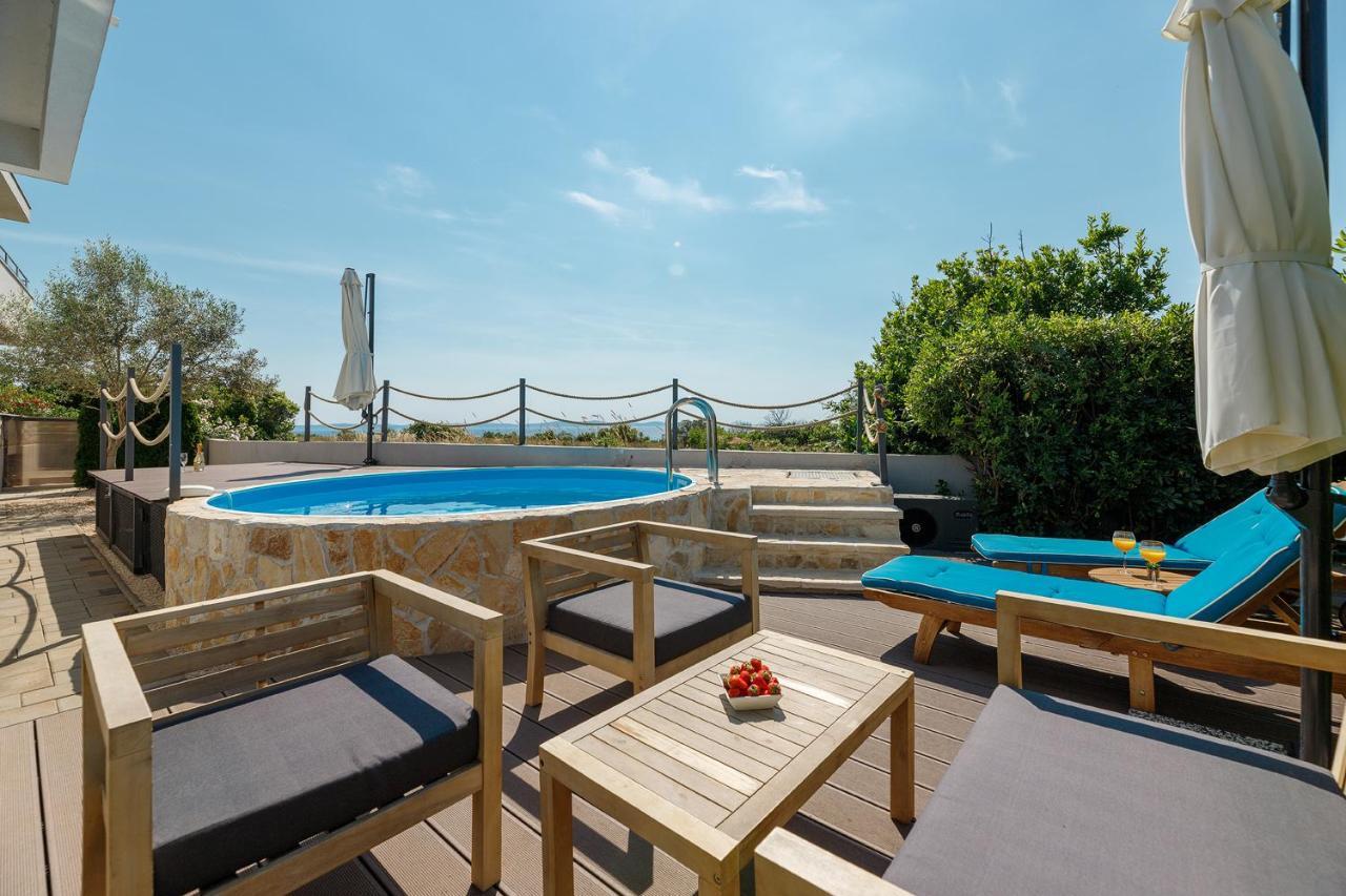 Malo Ferienvilla Privlaka, Pool, Boje, Wi-Fi, Wallbox Привлака Экстерьер фото