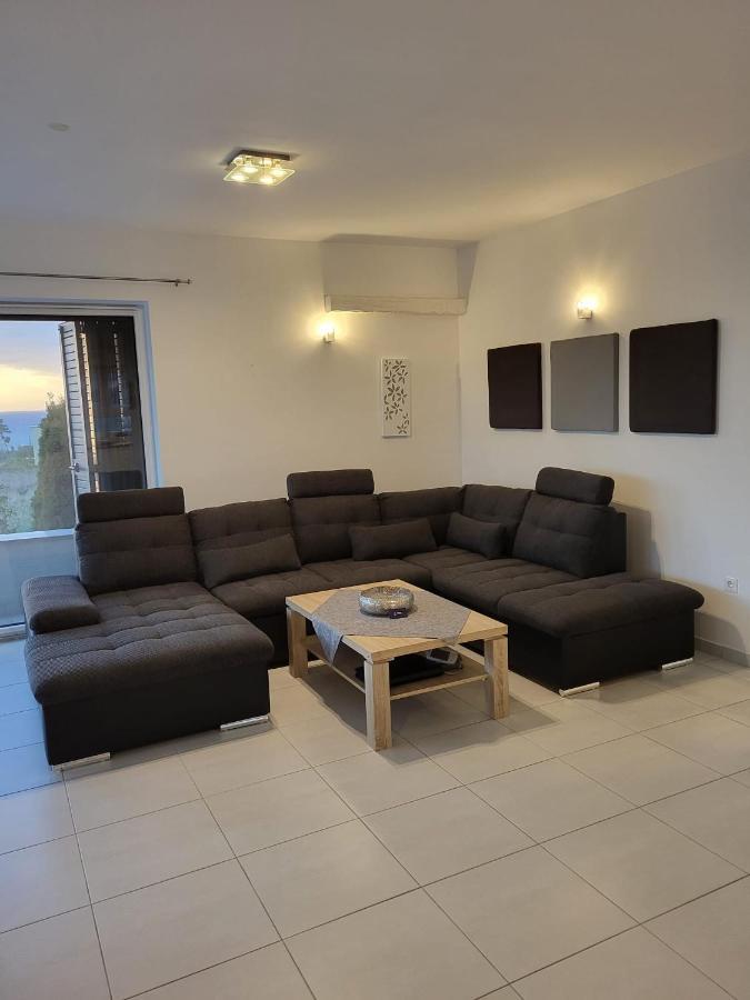 Malo Ferienvilla Privlaka, Pool, Boje, Wi-Fi, Wallbox Привлака Экстерьер фото